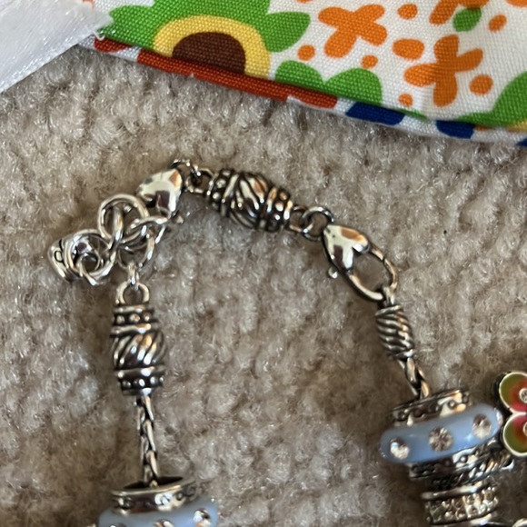 Brighton charm bracelet with  MOM and 5 charms - Picture 2 of 5